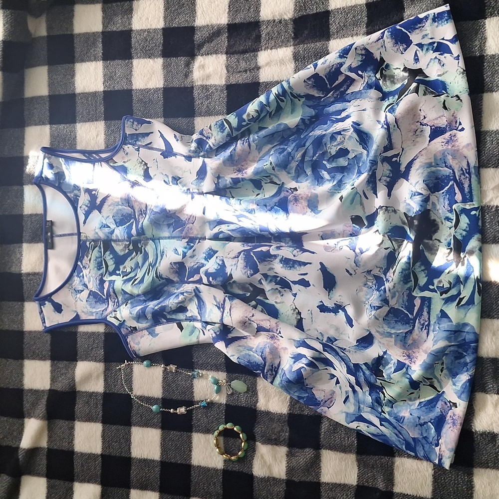 Apt 9 dress PXL with jewlery